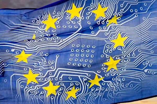 Sur la photo, nous voyons un circuit numérique incrusté dans le drapeau européen
