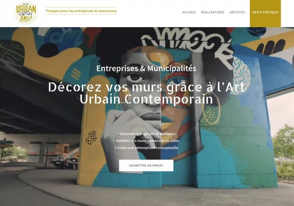 Nouvelle capture d'écran du site de l'entreprise Urban Art Déco pour montrer l'utilisation de 2 types de polices d'écriture. une police plus contemporaine pour les titres et une police sans serif pour les paragraphes