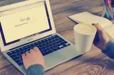 Como função-le-motor-de-merche-Google