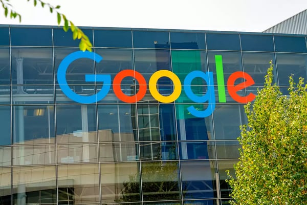 Sur cette photo, la façade de l'entreprise Google.