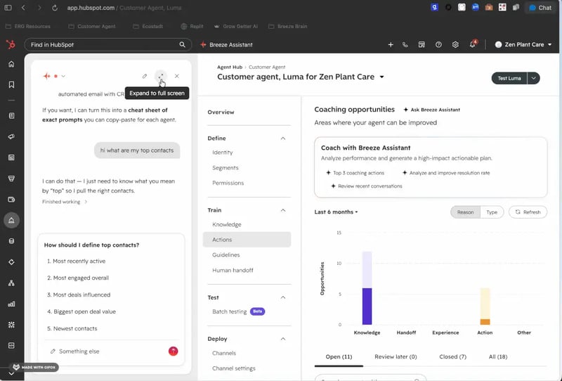 Capture d’écran de HubSpot montrant Breeze Assistant et le tableau de bord d’un agent IA, avec les opportunités d’amélioration et les indicateurs de performance.