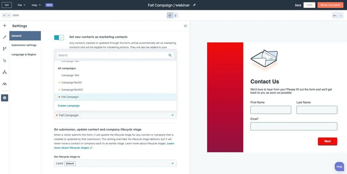 Capture d'écran montrant comment associer un formulaire à une campagne HubSpot