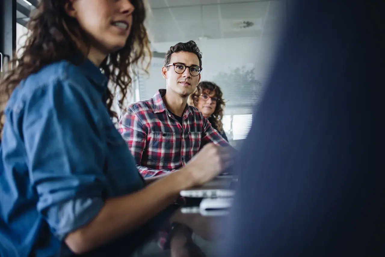 Un groupe de travail passe des tests utilisateurs