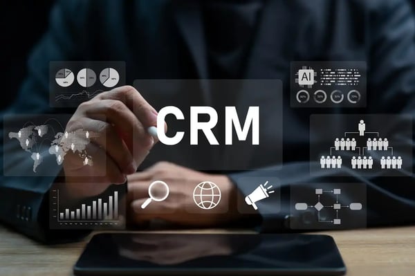 Interface CRM enrichie par l’intelligence artificielle pour le marketing, la prospection commerciale et la gestion de la relation client.